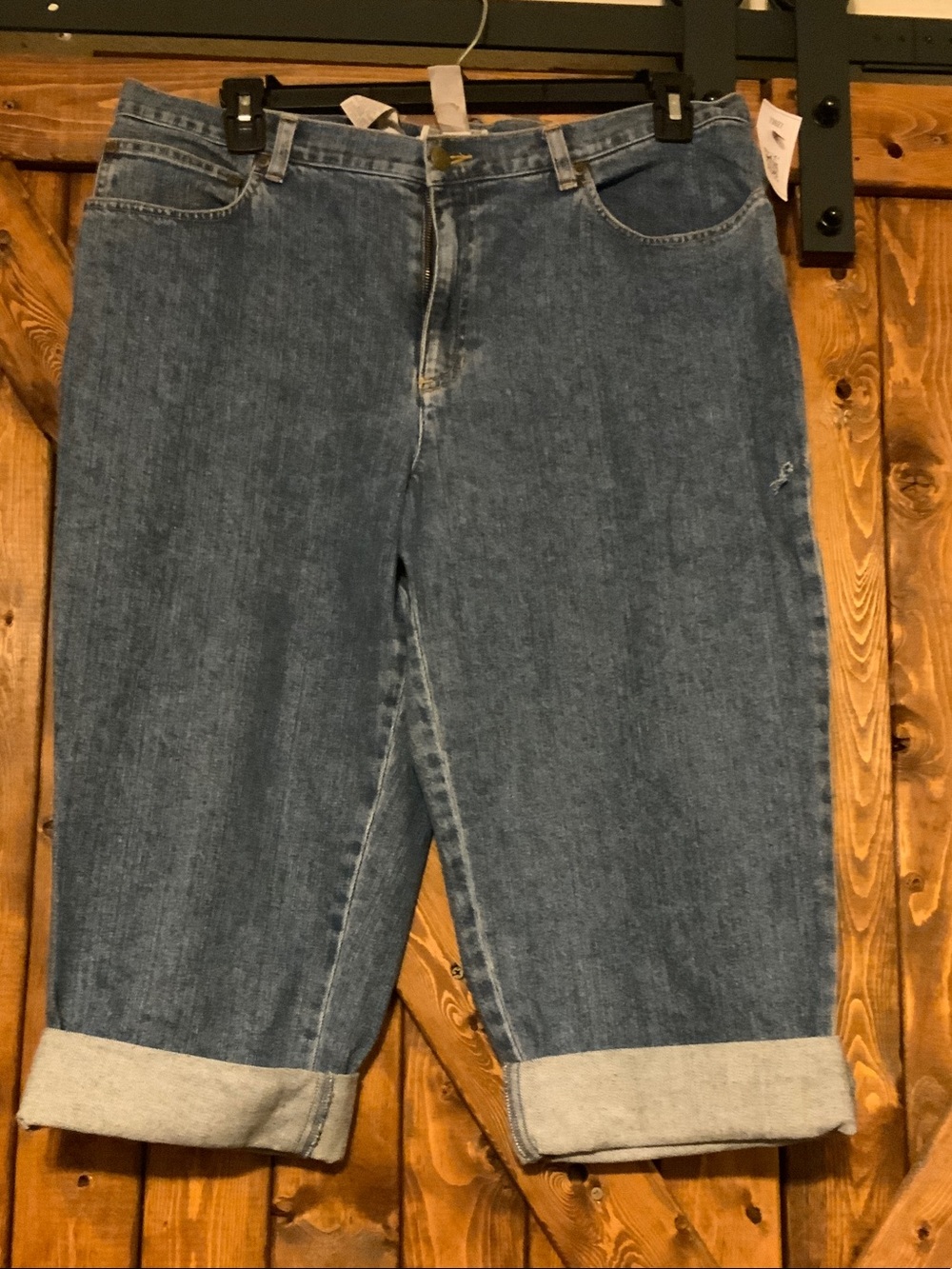 Cuffed Ankle-Length Women's Denim Jeans in Mid Blue